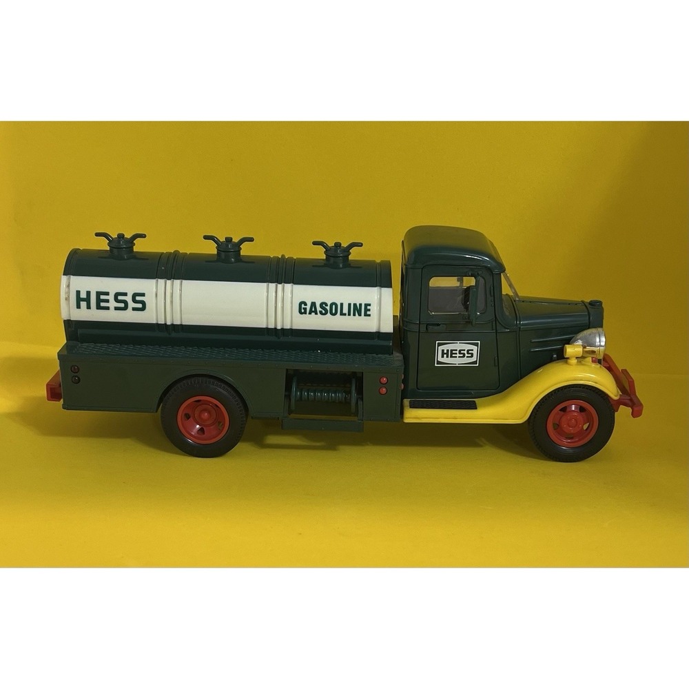 1980 First Hess Truck Toy Bank w/Working Lights Made In Hong Kong